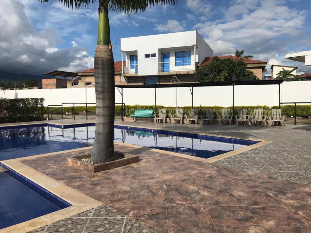 Hotel Celeste Inn Chinauta- Fusagasuga Ngoại thất bức ảnh