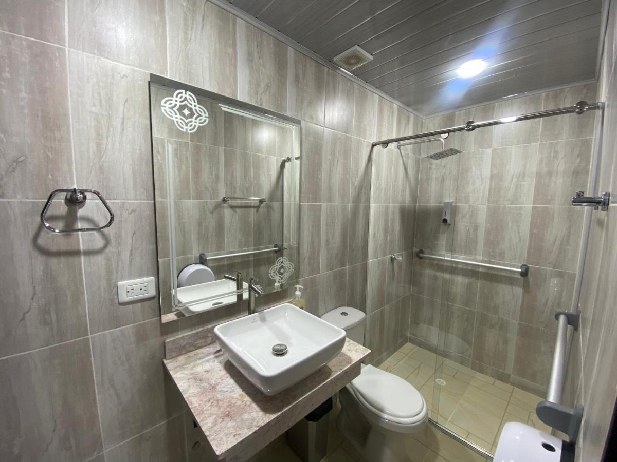 Hotel Celeste Inn Chinauta- Fusagasuga Ngoại thất bức ảnh