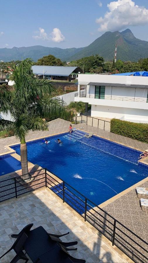 Hotel Celeste Inn Chinauta- Fusagasuga Ngoại thất bức ảnh