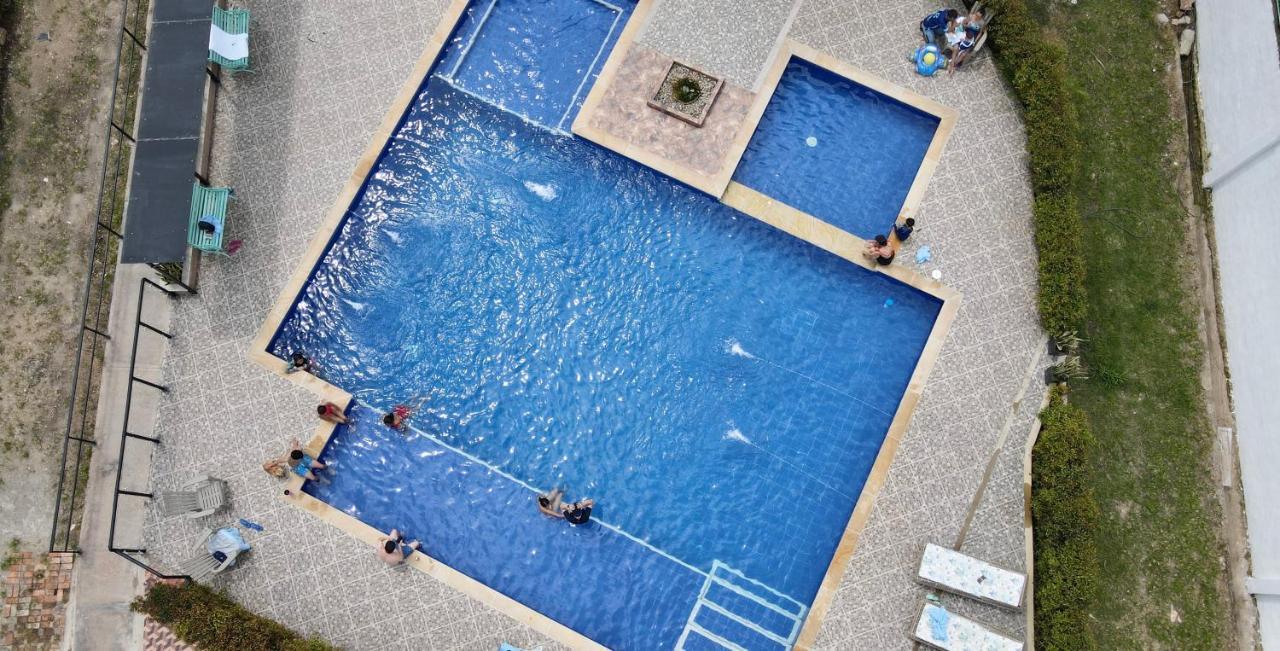 Hotel Celeste Inn Chinauta- Fusagasuga Ngoại thất bức ảnh